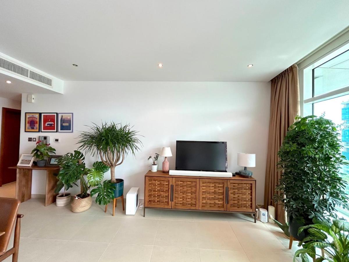 Apartment 2br With Breathtaking Sea View Yas Proximity *
