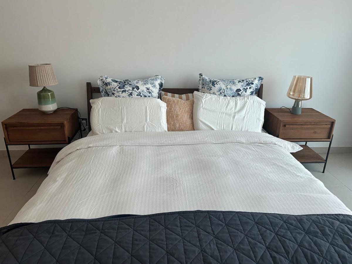 2br With Breathtaking Sea View Yas Proximity Abu Dhabi