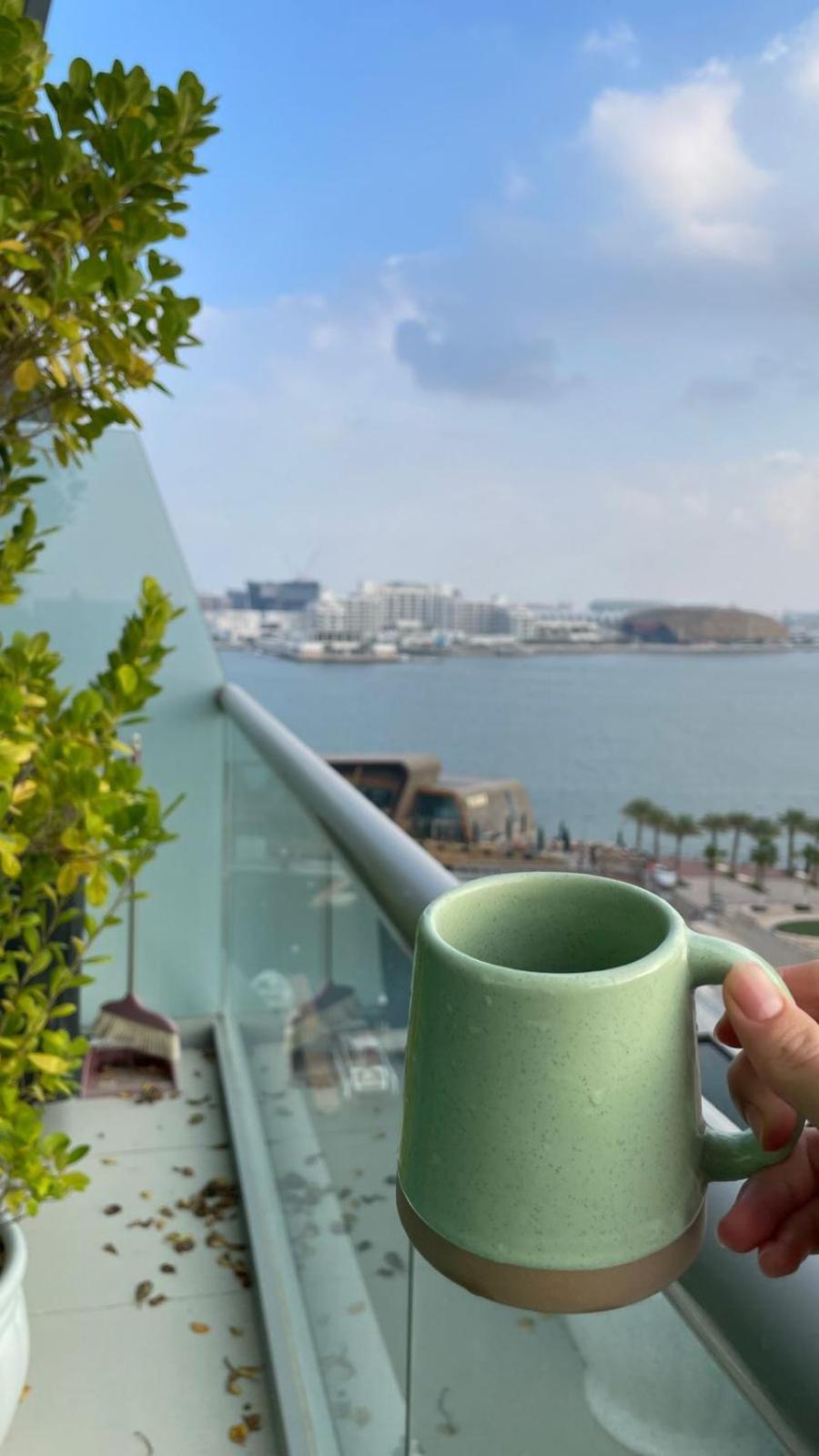 Apartment 2br With Breathtaking Sea View Yas Proximity *